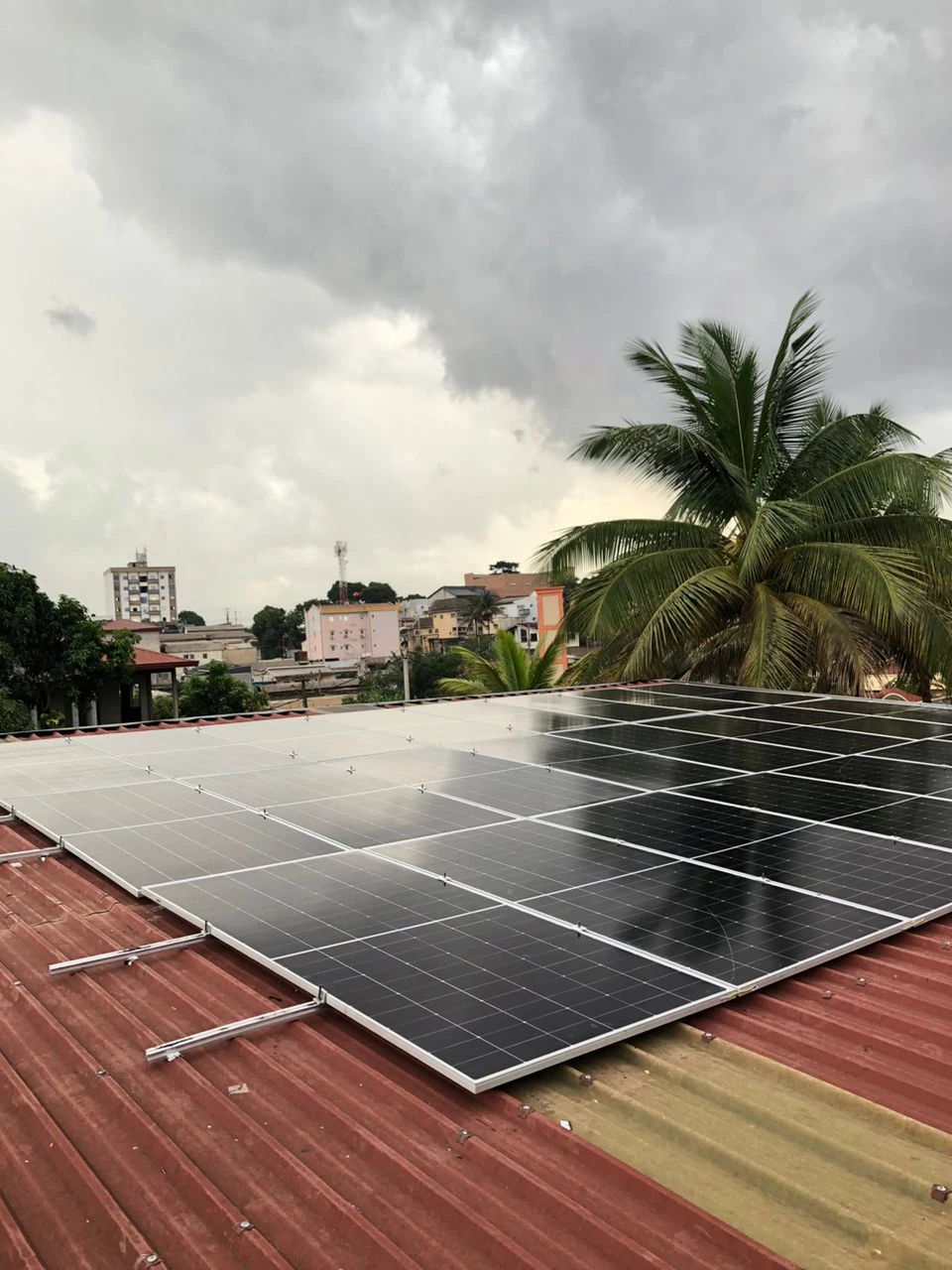 Installation Solaire — Villa Résidentielle Moderne